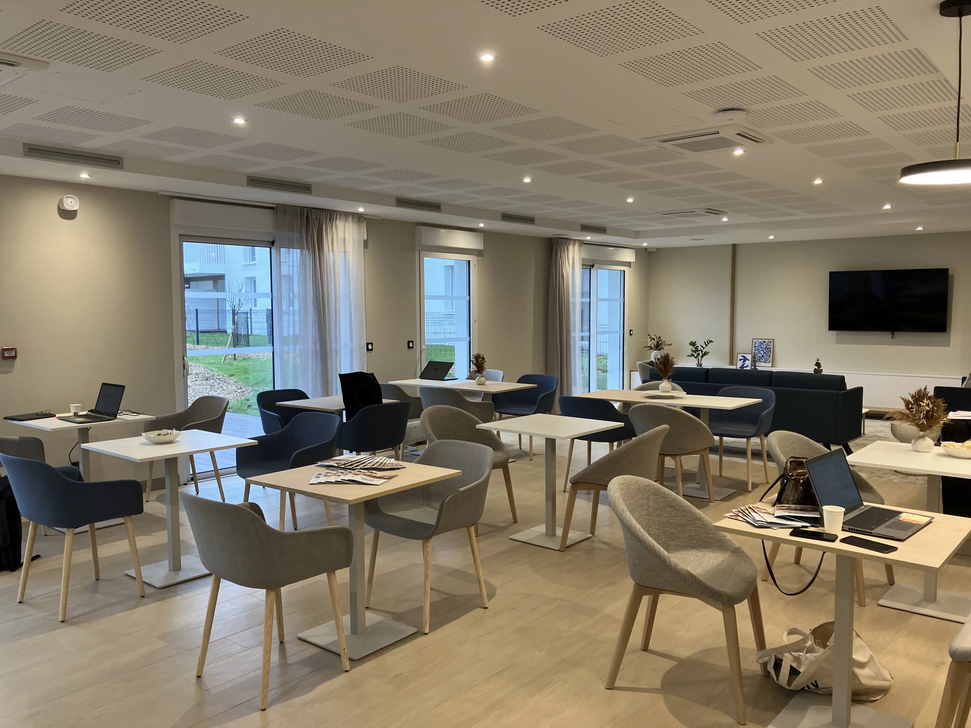 Serenly La Jarrie salon commun